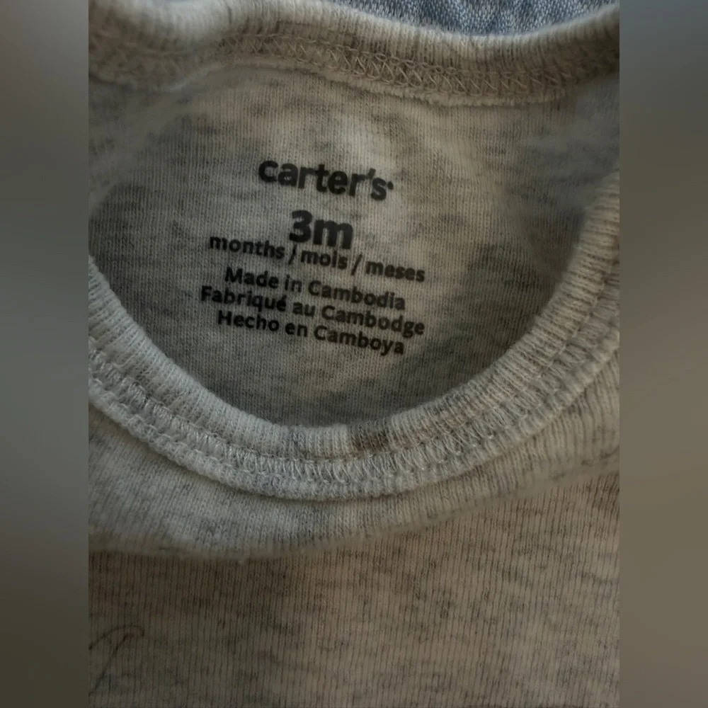 Carter's gray Bodysuit with elephant Design
